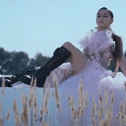 White Mercedes  Chords by Charli XCX
