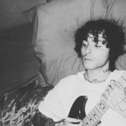 Loveisheroin Ukulele Chords by Chezile