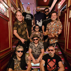 Motivo Real Chords by Chico Trujillo