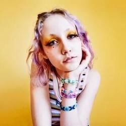 Girl On Tv Chords by Chloe Moriondo
