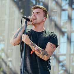 La Distancia Bass Tab by Circa Survive