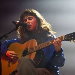 Pier 4 Live Intro Tab by Clairo