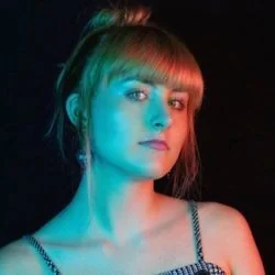 Red Looks Good On Me Chords by Chloe Collins