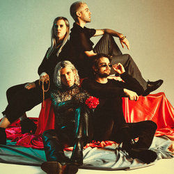 Hearts In Halves Chords by Cub Sport
