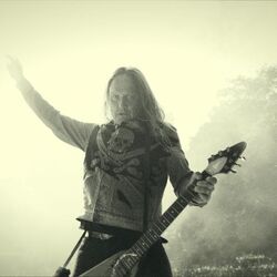 Head Over Heels Chords by D.A.D.