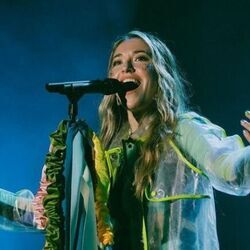 Waiting  Chords by Lauren Daigle