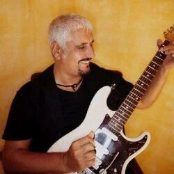 Ninnnàninnanoè Chords by Pino Daniele