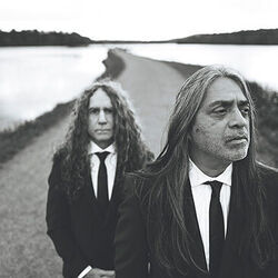Echoes Of Us Chords by Dark Music Records