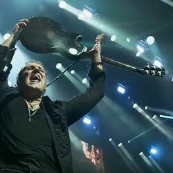 Liquid Dust Chords by Def Leppard