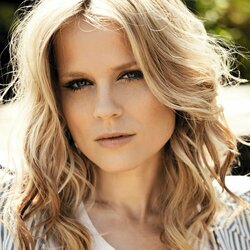 Beautiful Distraction Chords by Ilse Delange