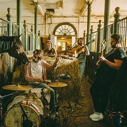 überall Chords by Die Höchste Eisenbahn