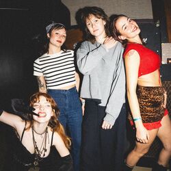 Go Get Dressed Chords by Die Spitz