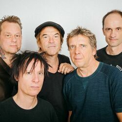 Geisterhaus by Die Toten Hosen