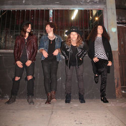 Fire Away Chords by Dirty Honey