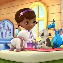 Doutora Brinquedos (abertura) by Disney