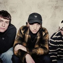 Hello Girlfriend Chords by Dma's