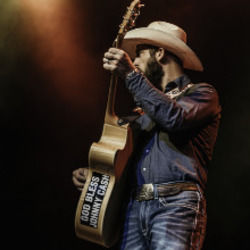 Spinning My Wheels Chords by Dolly Shine