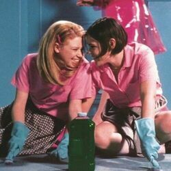 If You Should Try To Kiss Her Chords by Dressy Bessy