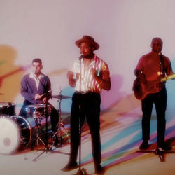 Durand Jones And The Indications chords for Love will work it out