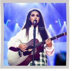 A Medias Chords by Elena Farga