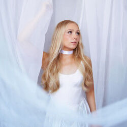 Emma & Matilda chords for Ei kulu päivääkään