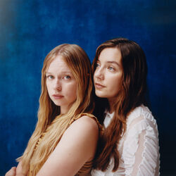 Emma & Matilda chords for Yöperhonen