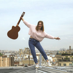 Clandestina Chords by Emma Peters