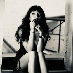 Dead Horse Chords by Esha Tewari