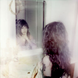 Esha Tewari chords for Empty pages