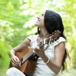 Land Vo De Berge Chords by Eva Luna