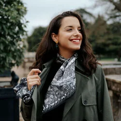 Foulard Rouge Chords by ève (France)