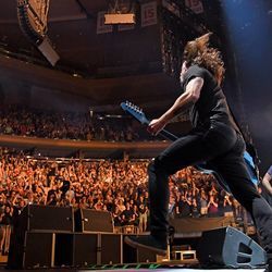 Dream Widow - March Of The Insane Chords by Foo Fighters