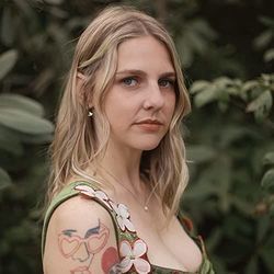 Ten Thousand Roses Chords by Dori Freeman