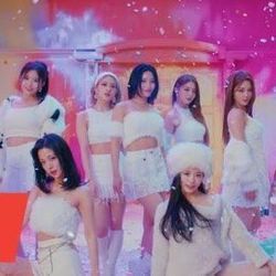 Dm Chords by Fromis 9