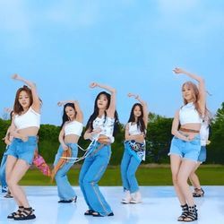 We Go Chords by Fromis 9