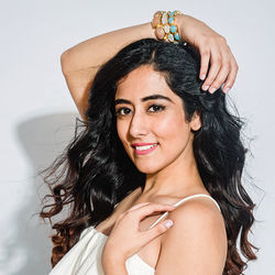 Jonita Gandhi chords for Gilehriyaan
