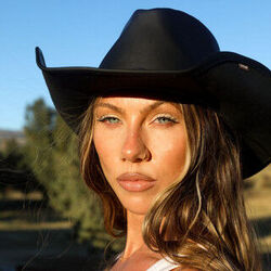 Middle Ground Chords by Georgia Ku