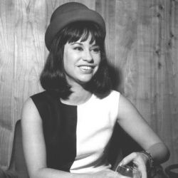 Una Donna Che Ti Ama by Astrud Gilberto