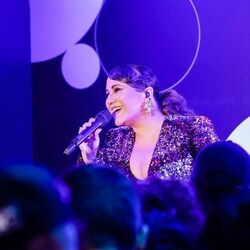 Aviso De Amigo Chords by Giulia Be