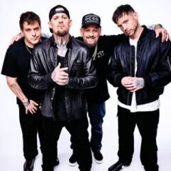 Pink Guitar Chords by Good Charlotte