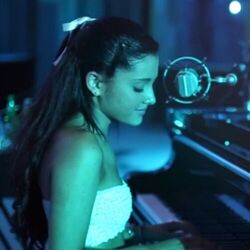 Die In Your Arms Chords by Ariana Grande