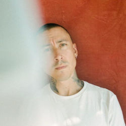 Sleepless In Seattle Tab by Noah Gundersen