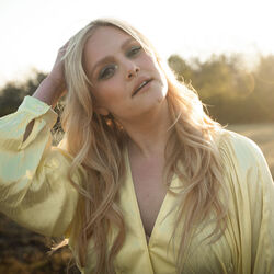 Loose Strings Chords by Hailey Whitters