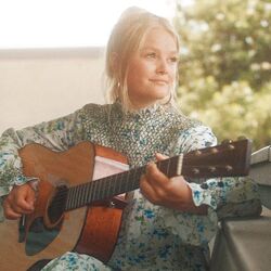 Ten Year Town Chords by Hailey Whitters