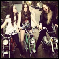 Cry Chords by HAIM