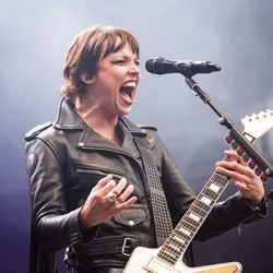 All I Wanna Do Is Make Love To You (Ver2) Bass Tab by Halestorm