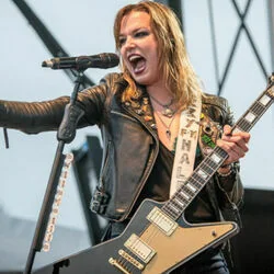 Chemicals Bass Tab by Halestorm