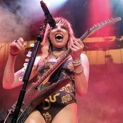 Gold Dust Woman Chords by Halestorm
