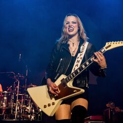 Rock Show Bass tabs by Halestorm