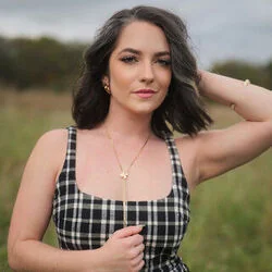 Looking At Houses Chords by Haley Mae Campbell